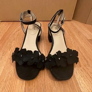 NEVER WORN Size 6 Black strappy heels